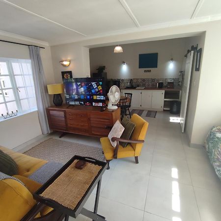 Paradise In The City - Cottage One Port Elizabeth Exteriör bild